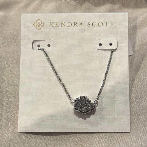 NWT Kendra Scott Tess Pendant Rhodium Necklace in Platinum Drusy - Picture 5 of 8